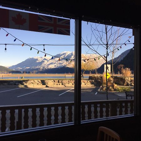 Spring Villa Hotel Harrison Hot Springs Εξωτερικό φωτογραφία