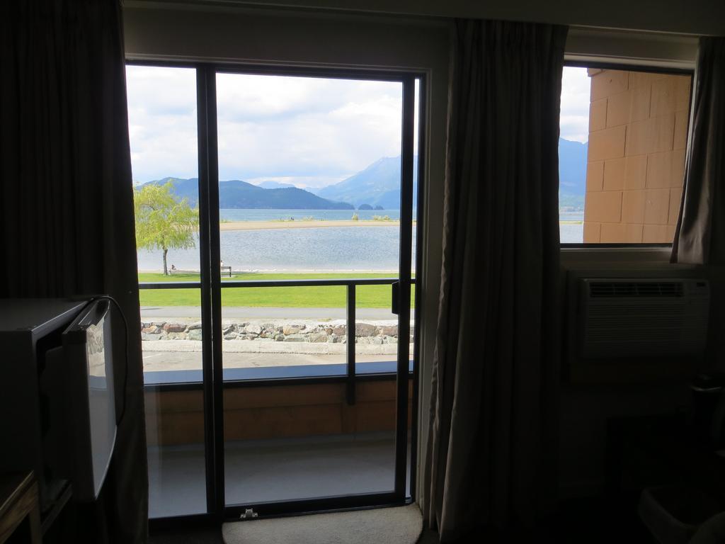 Spring Villa Hotel Harrison Hot Springs Δωμάτιο φωτογραφία