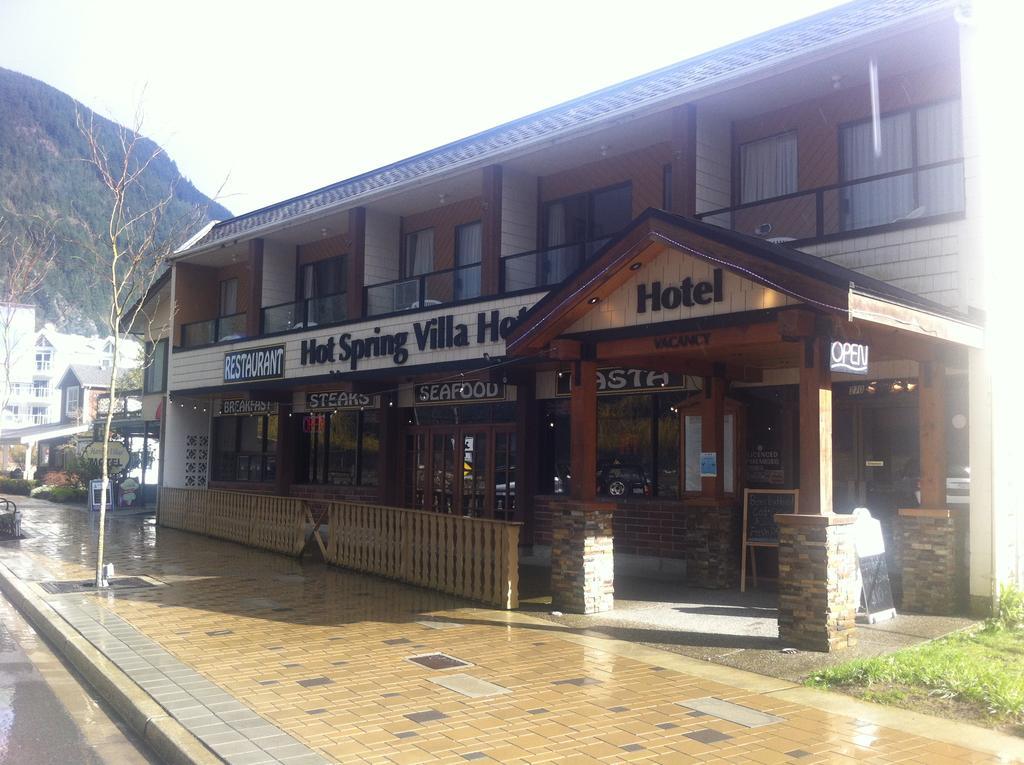Spring Villa Hotel Harrison Hot Springs Εξωτερικό φωτογραφία