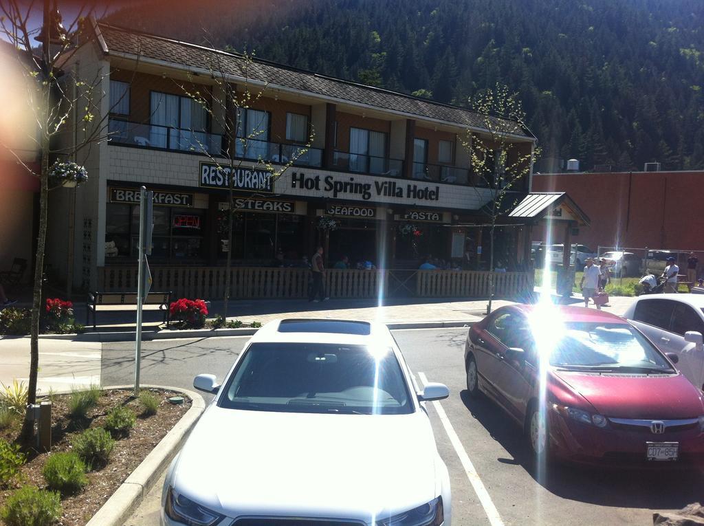 Spring Villa Hotel Harrison Hot Springs Εξωτερικό φωτογραφία