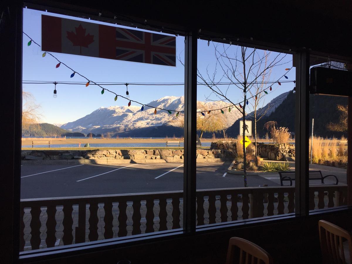 Spring Villa Hotel Harrison Hot Springs Εξωτερικό φωτογραφία