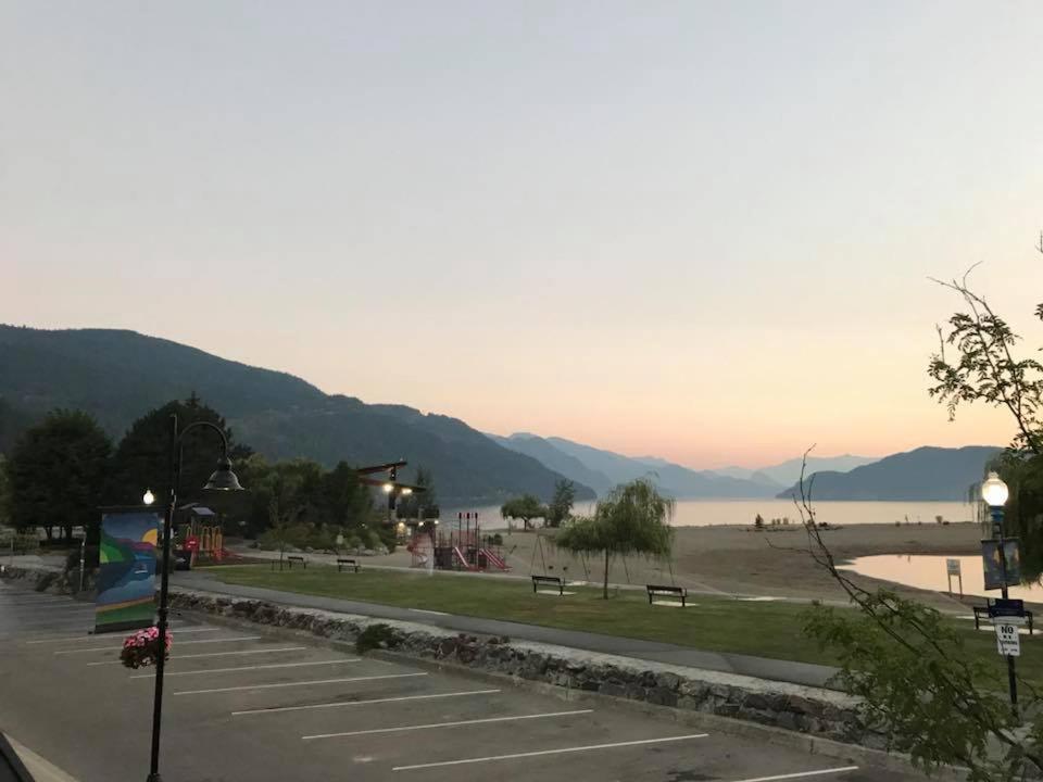 Spring Villa Hotel Harrison Hot Springs Εξωτερικό φωτογραφία