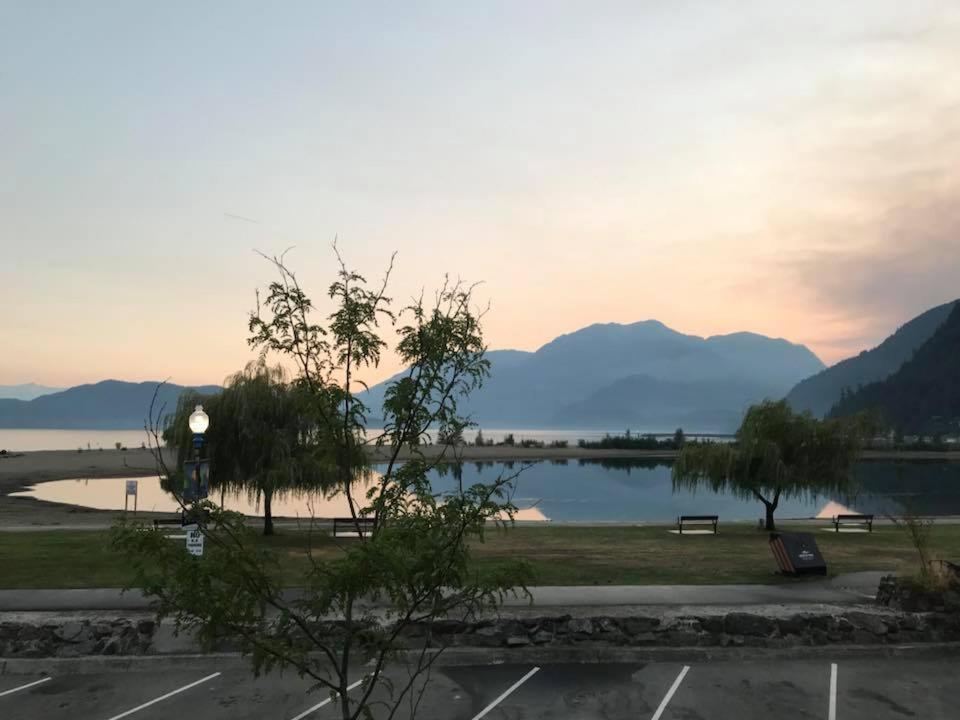 Spring Villa Hotel Harrison Hot Springs Εξωτερικό φωτογραφία