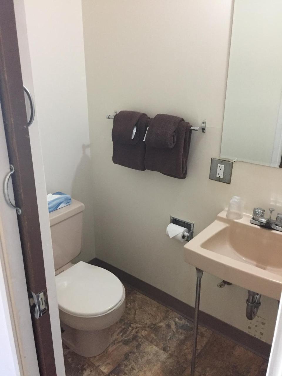 Spring Villa Hotel Harrison Hot Springs Εξωτερικό φωτογραφία